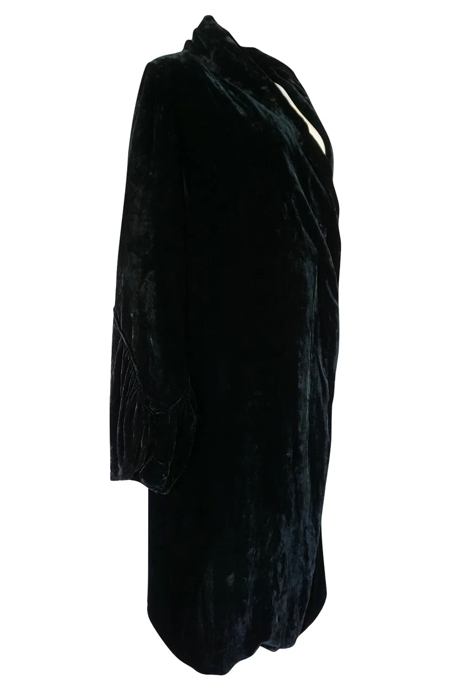 1920s Unlabeled Silk Velvet Coat with Pale Green Silk Lining