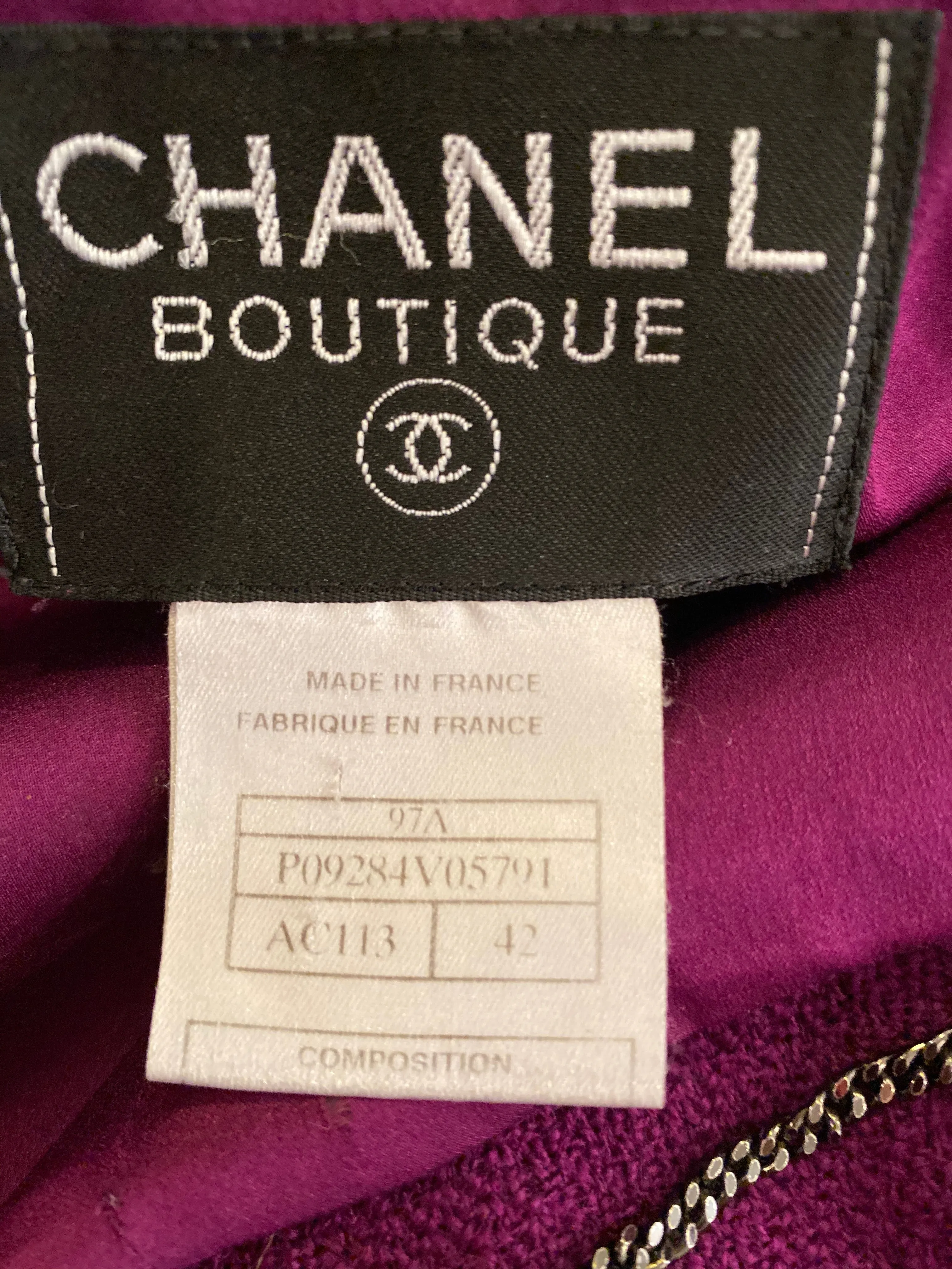 97A 1997 Fall Chanel Vintage Merlot jacket blazer FR 42 US 4/6, Looks perfect, but it's not