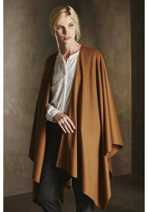 Betty 100% Vicuna Cape