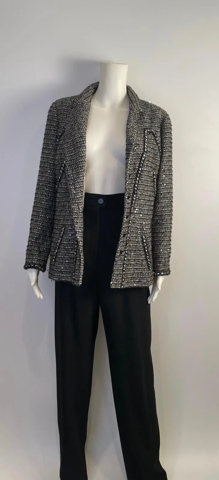 Chanel 06A 2006 Fall Gray Black Sequined Tweed Jacket Blazer FR 44 US 8/10