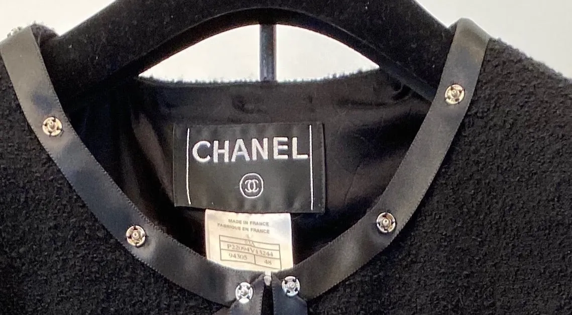 Chanel 2003 Fall 03A black Cropped Boucle Tweed Jacket FR 48 US 10/12