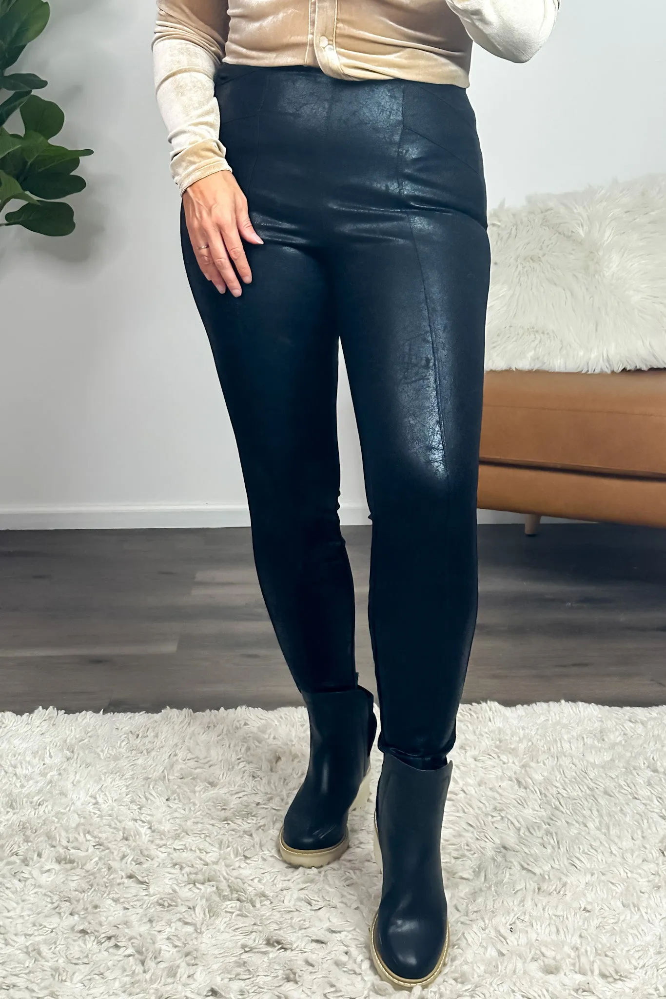 Liverpool Crackle Coat Stretch Legging : Black