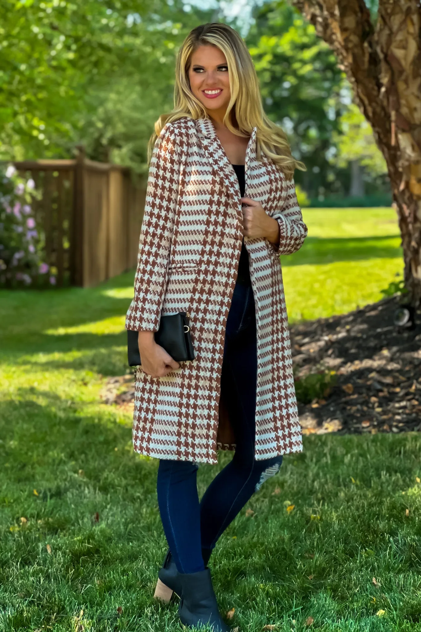 Storyteller Houndstooth Knee Length Coat : Camel/Cream