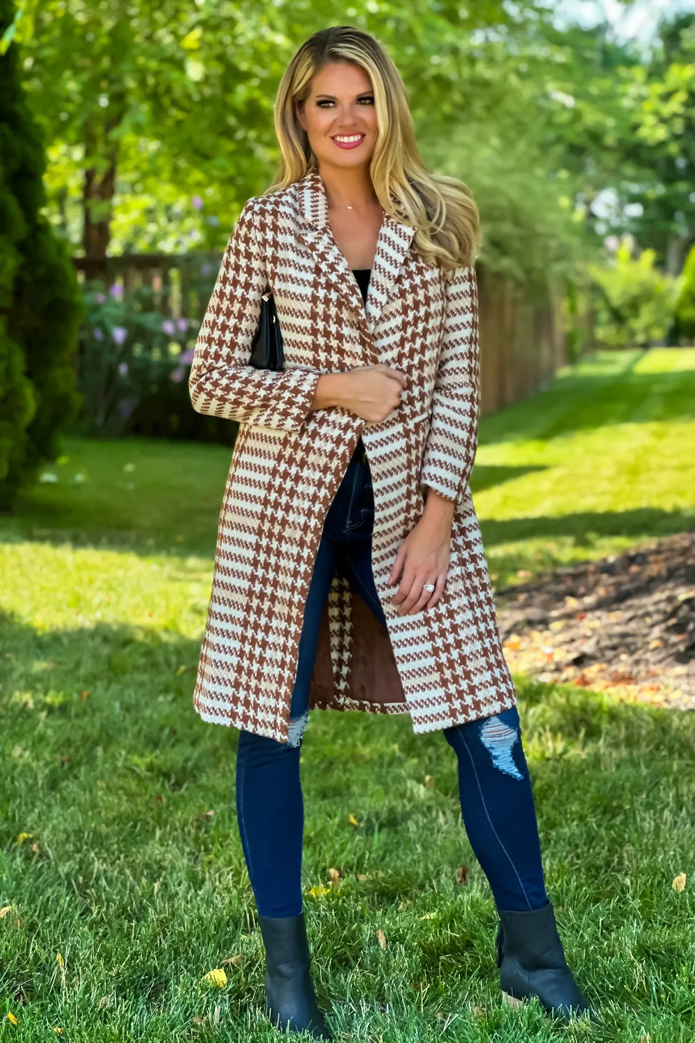 Storyteller Houndstooth Knee Length Coat : Camel/Cream