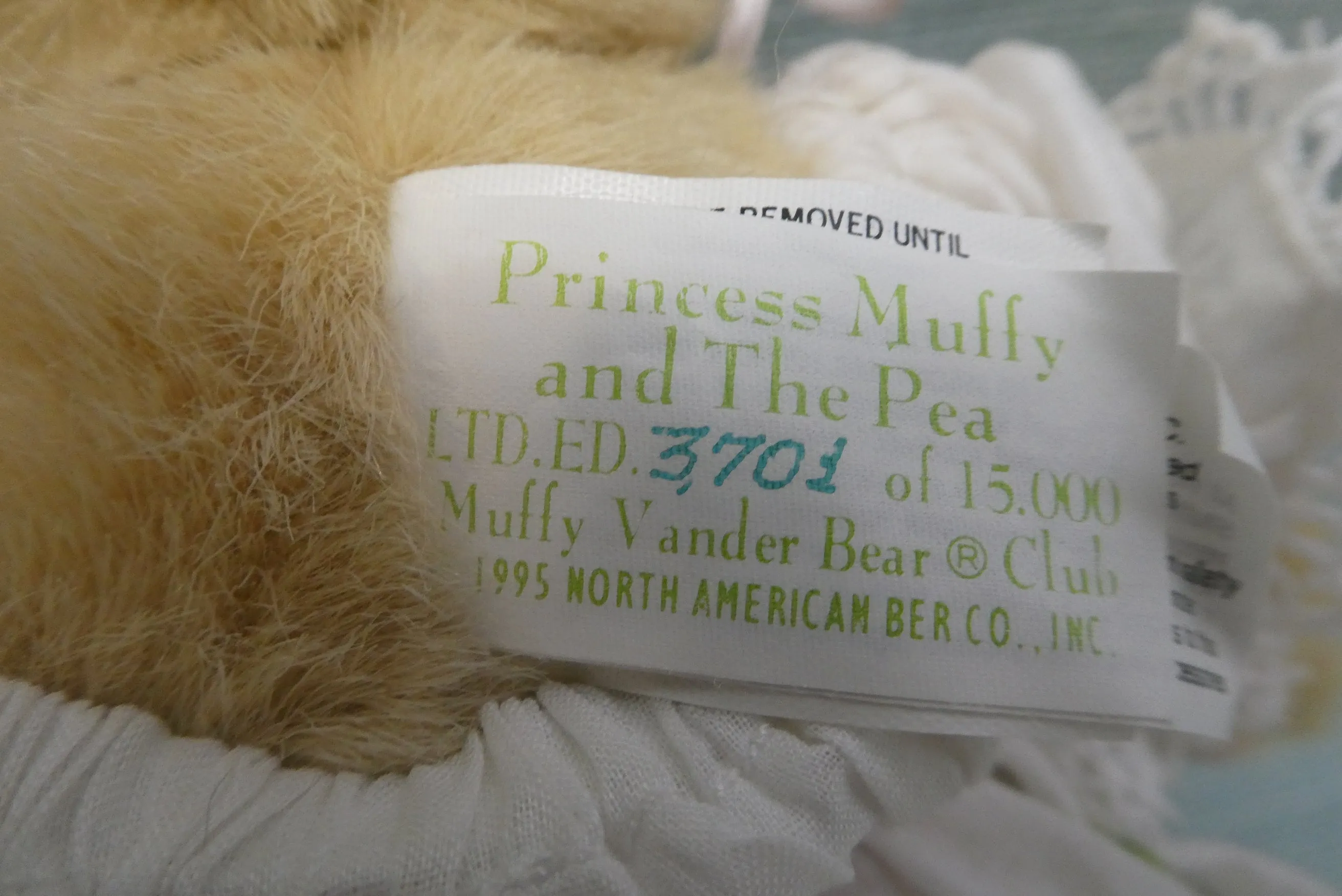 VanderBear Princess Muffy and the Pea with Bed