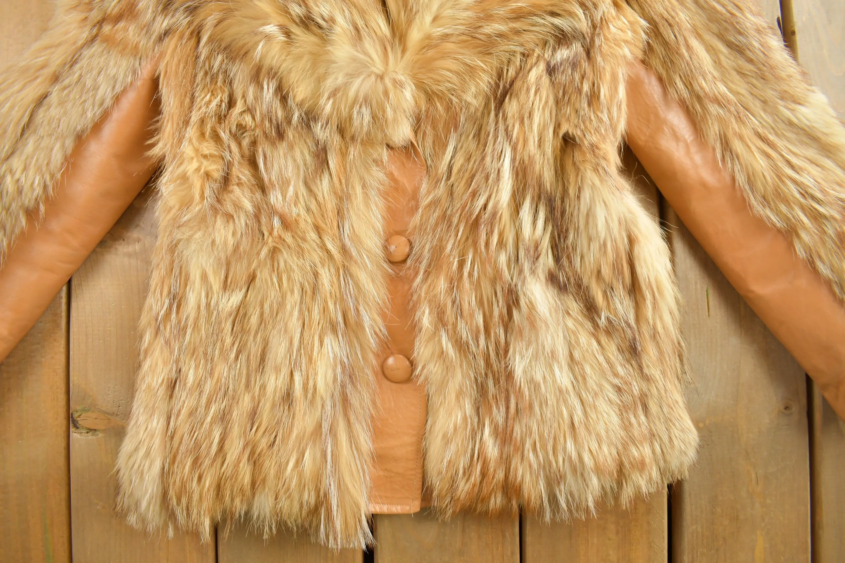 Vintage 1970s Coyote Fur & Leather Coat / Button Up / Vintage Fur Jacket / Streetwear / True Vintage